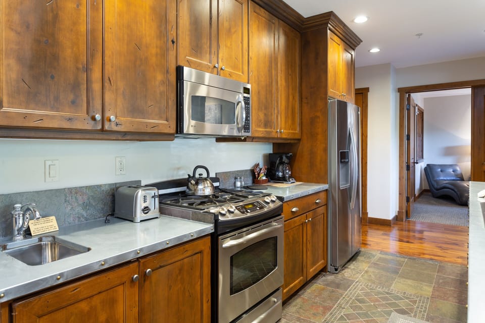 Flooring, Room, Indoors, Kitchen, Oven