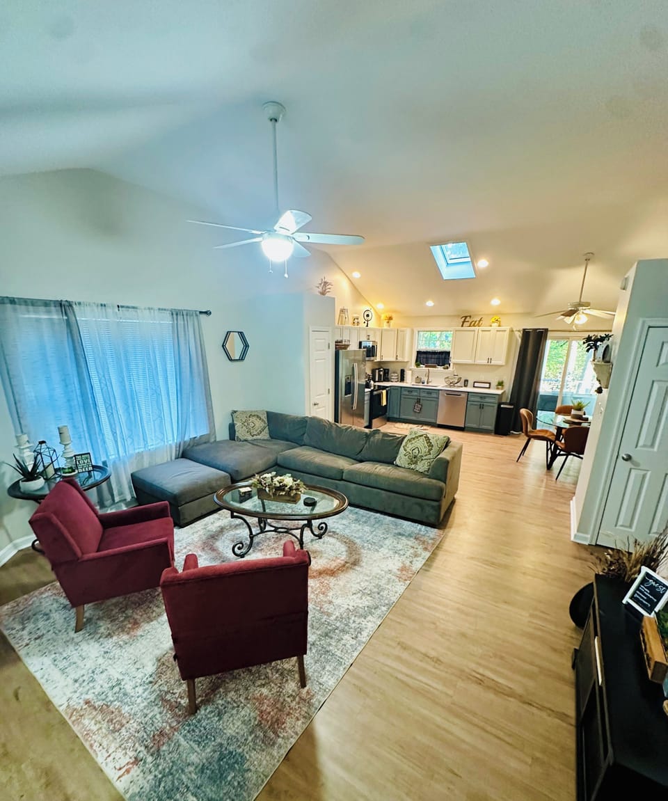 Open, airy space with plenty of room to unwind or gather as a group.