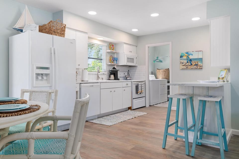 Full kitchen with dishwasher