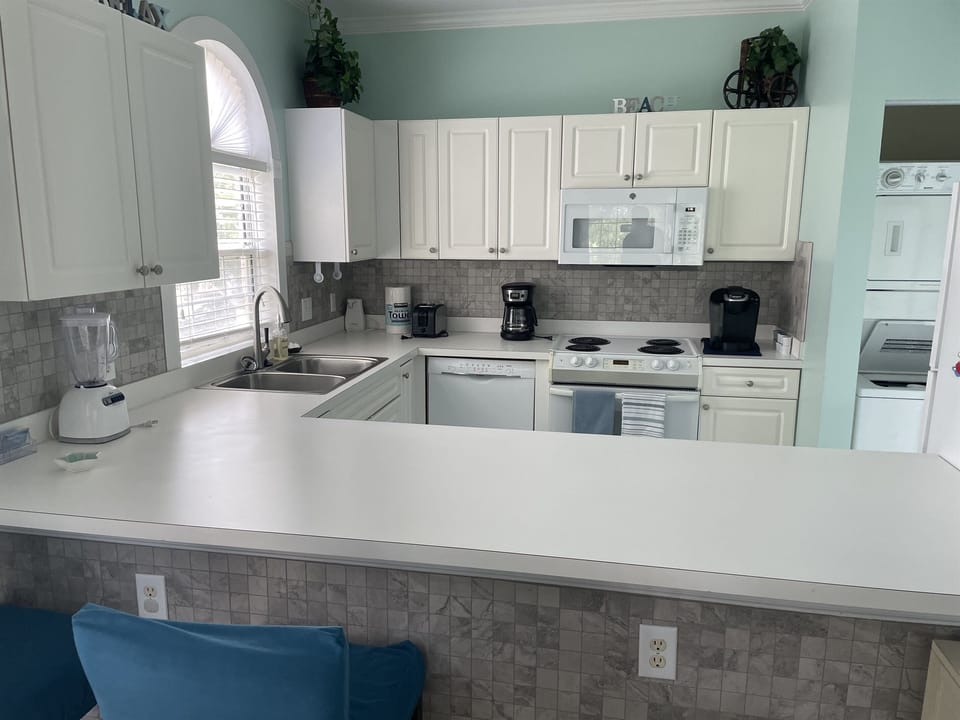 Kitchen/Washer and Dryer