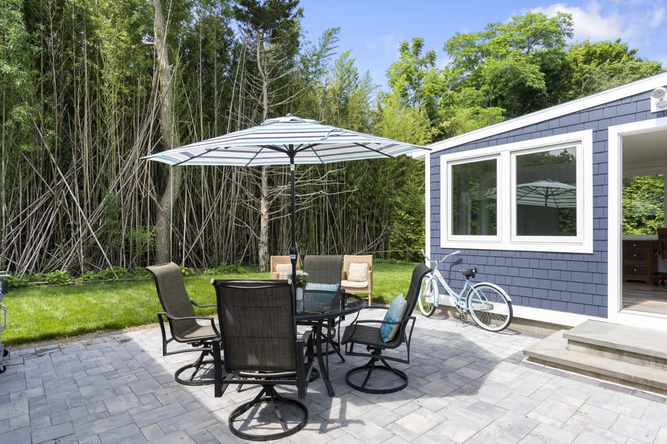Patio Set with Gas Grill 