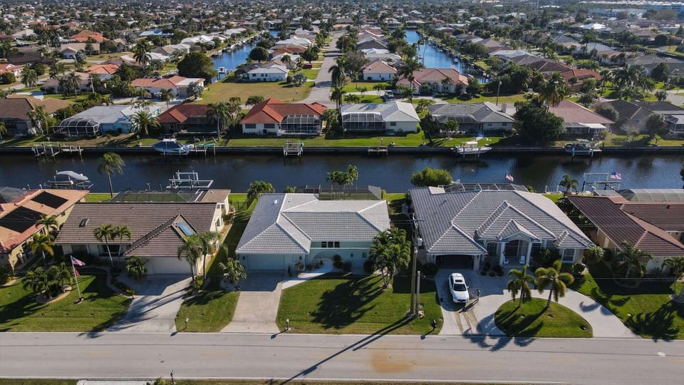 Beautiful 3 bed 2 bath villa located in Charlotte Harbor Area