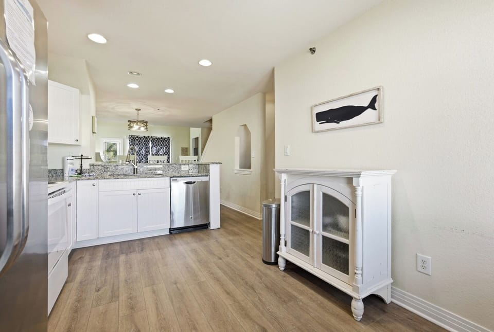 Second Level Full Kitchen