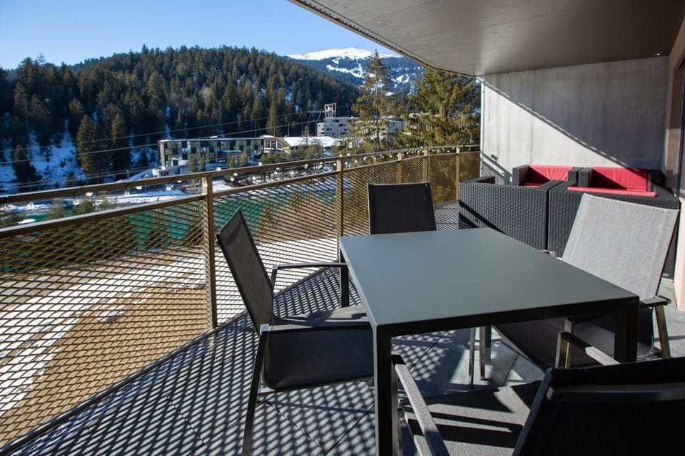 Large balcony with a wonderful view of the mountains and ski slopes