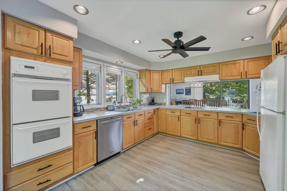 Fully Stocked Kitchen