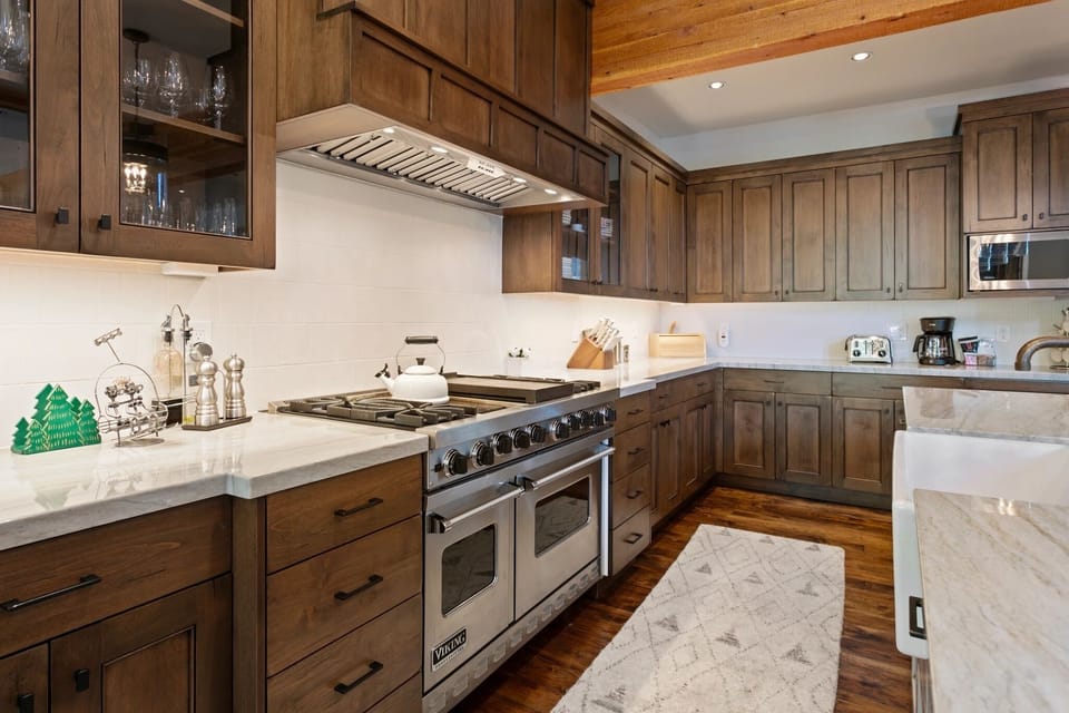 Indoors, Kitchen, Hardwood, Microwave, Oven