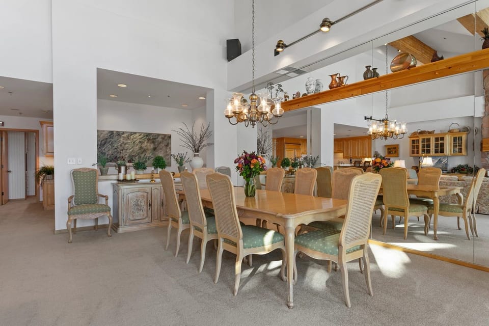 Dining Room, Dining Table, Furniture, Indoors, Table