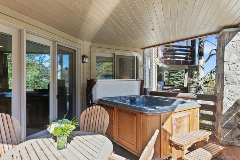 Indoors, Hot Tub, Tub, Chair, House