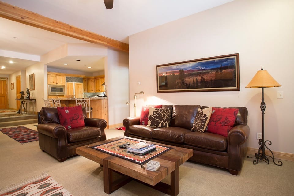 Living Room, Room, Indoors, Furniture, Couch