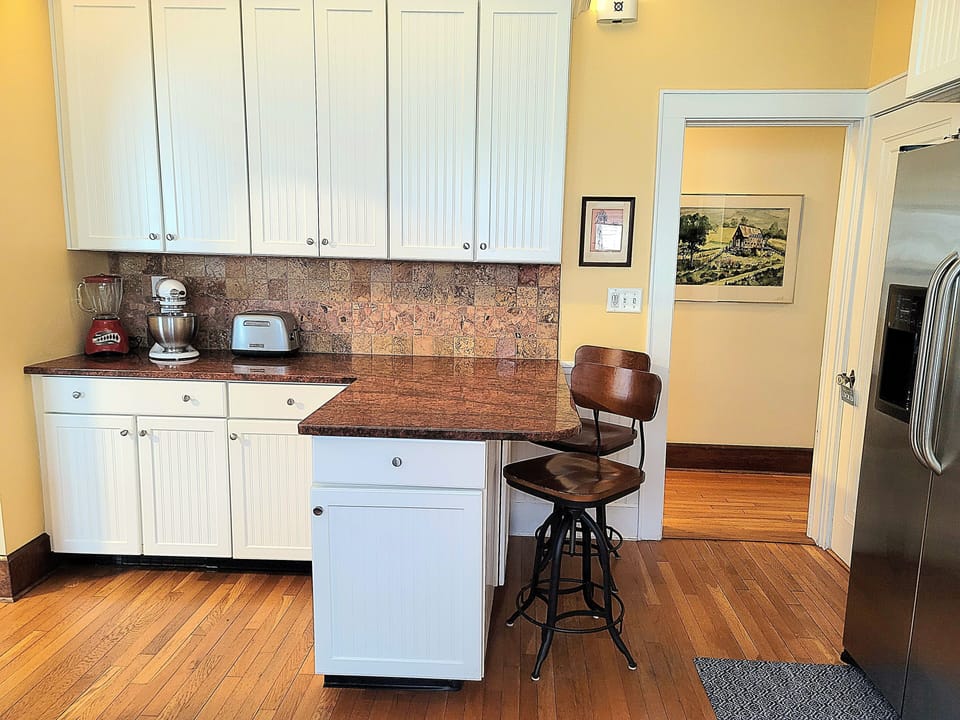 Breakfast bar
