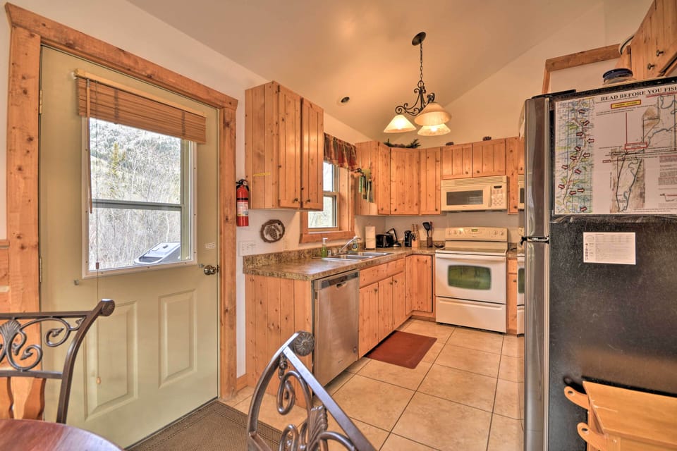 Kitchen | Spices | Crockpot | Tea Kettle | Toaster Oven