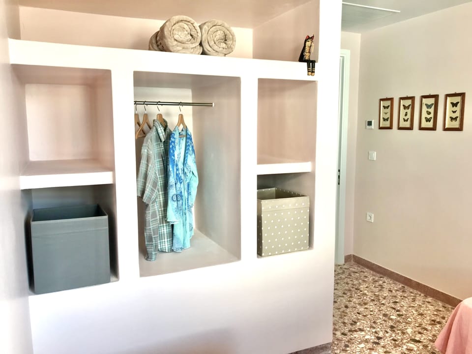 Bedroom 3 (13m2/144 ft2) also has a spacious closet. 