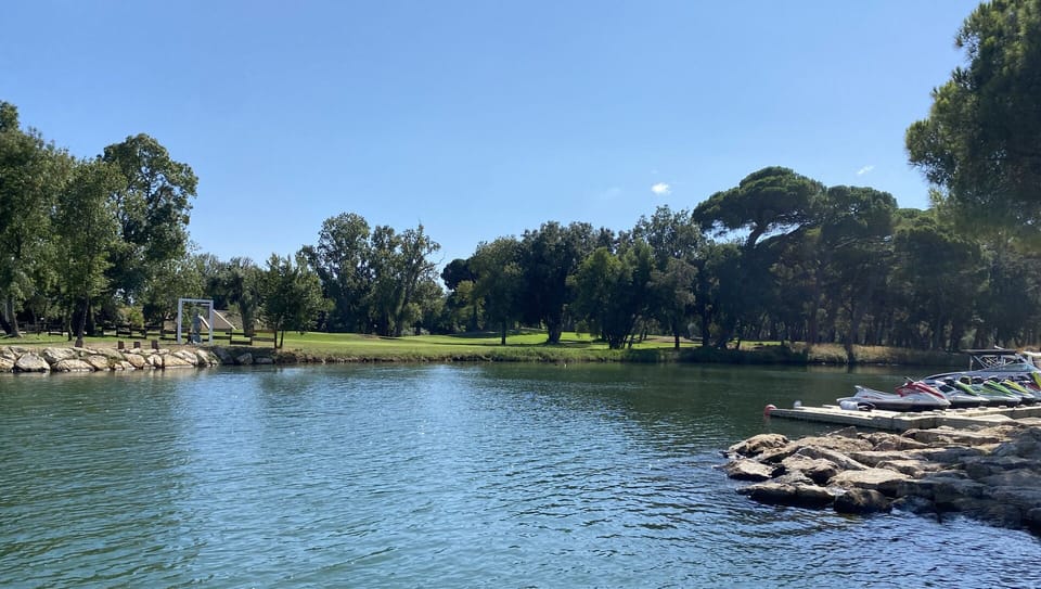 The promenade along the river is very peaceful.