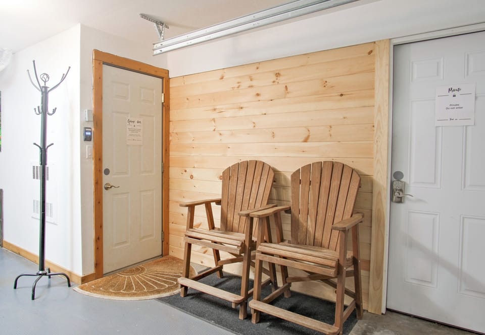 The garage was converted into a mudroom for you to easily gear up/down before heading to the mountain for skying, hiking, biking...