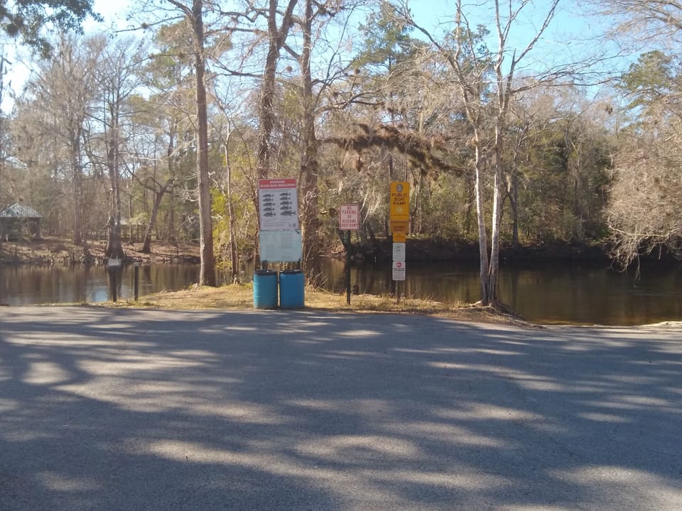 Santa Fe River launching ramp within walking distance 
