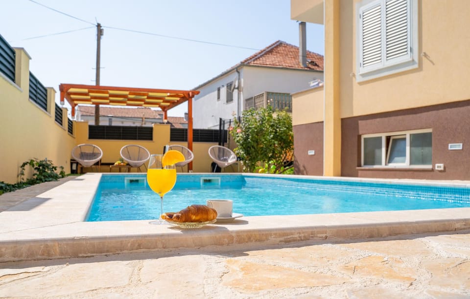 pool