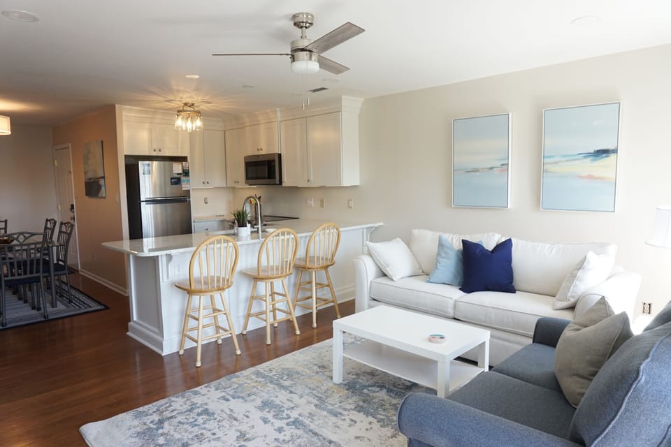LR and Kitchen with long peninsula