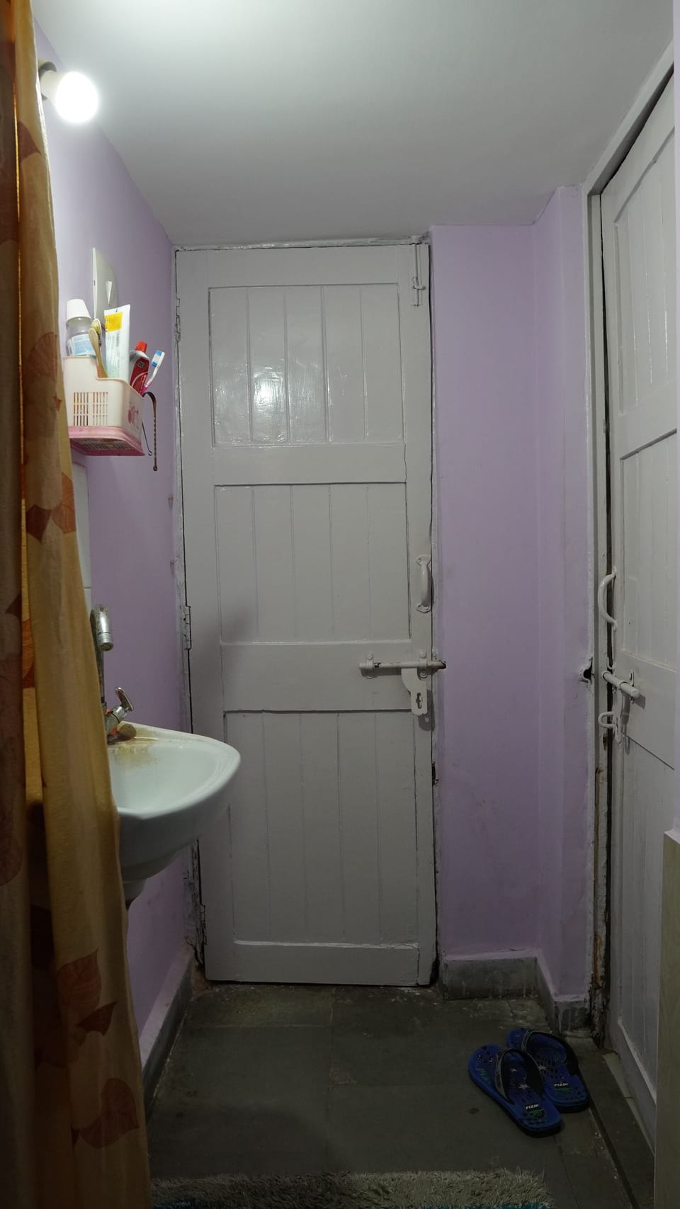 Washroom / Toilet / Basin / Sink Area