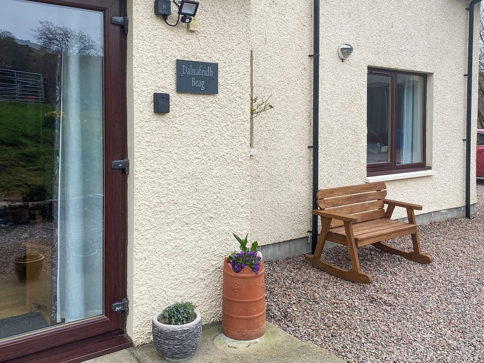 Sitting-out-area | Dalnafeidh Beag, Appin