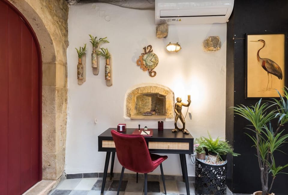 Small office with some black and red details