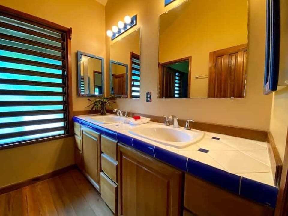 Bathroom (1)