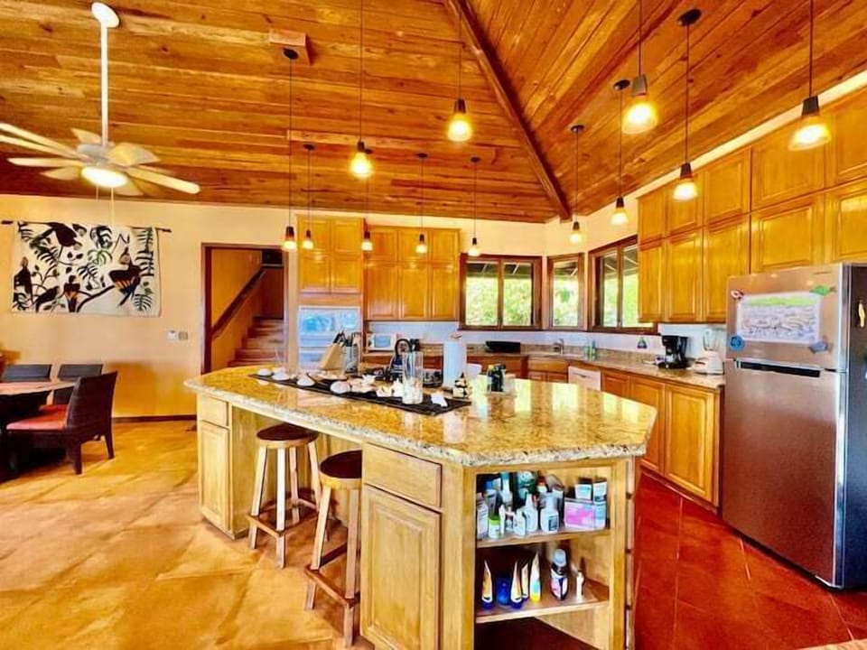 Kitchen (2)