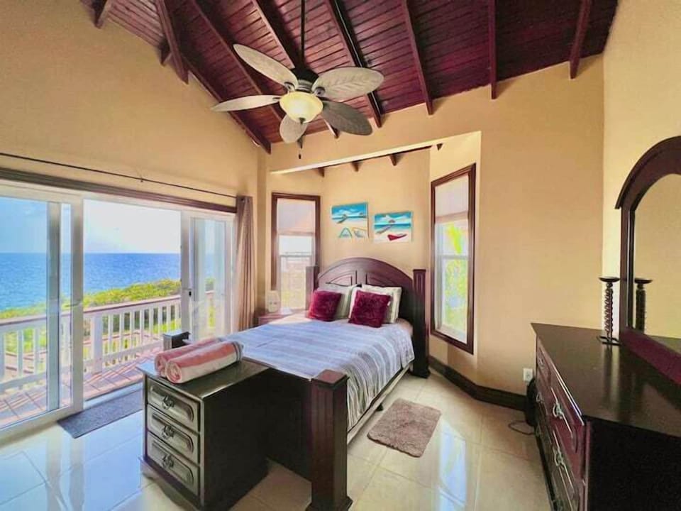 Guest Bedroom (4)