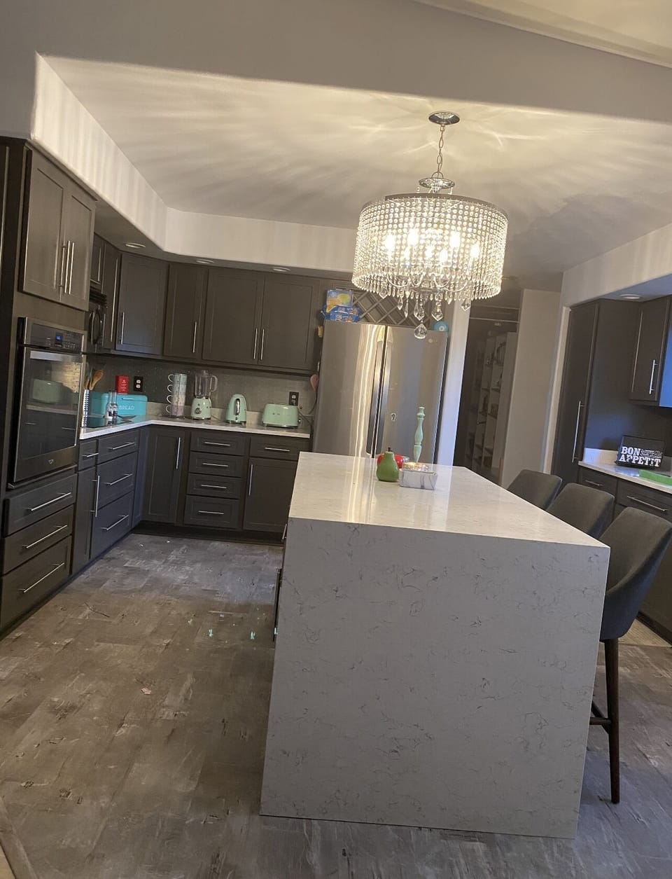 Beautiful waterfall countertop perfect for breakfast 