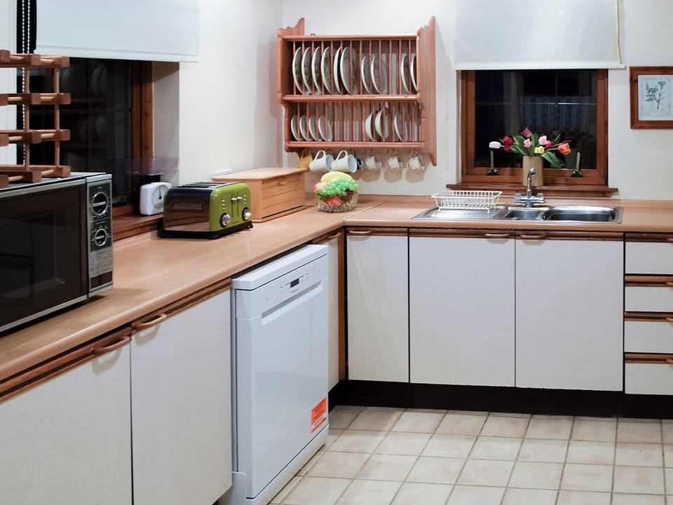 Kitchen/diner | Quarter Deck Gardens, Glencoe