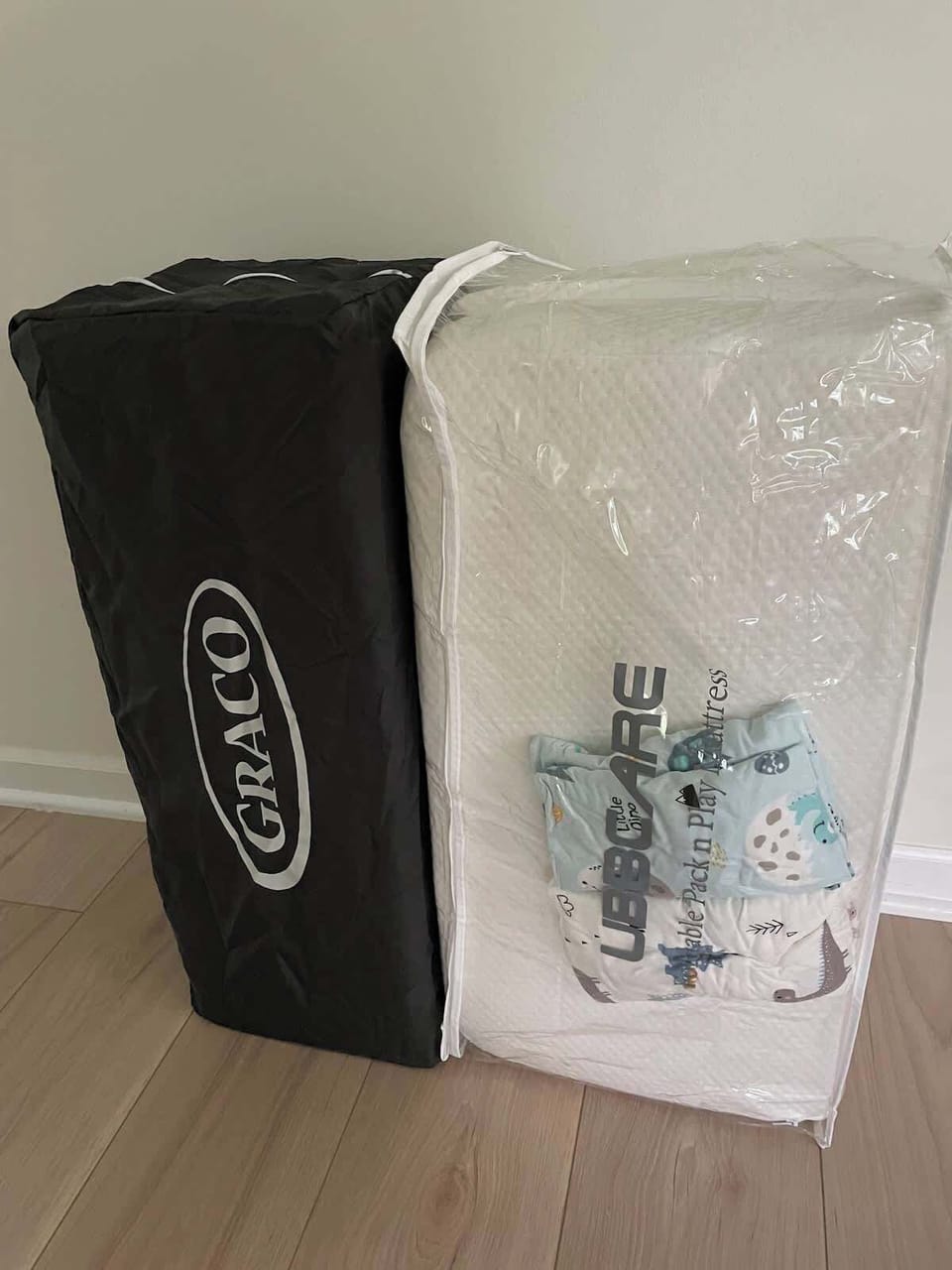 Pack N Play, Mattress & Sheets