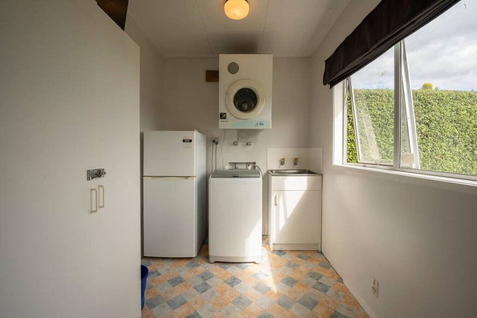 Laundry - washing machine and dryer
