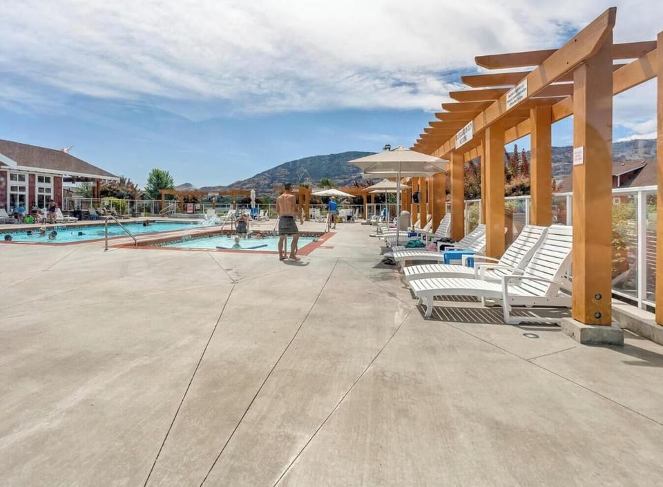 pool deck