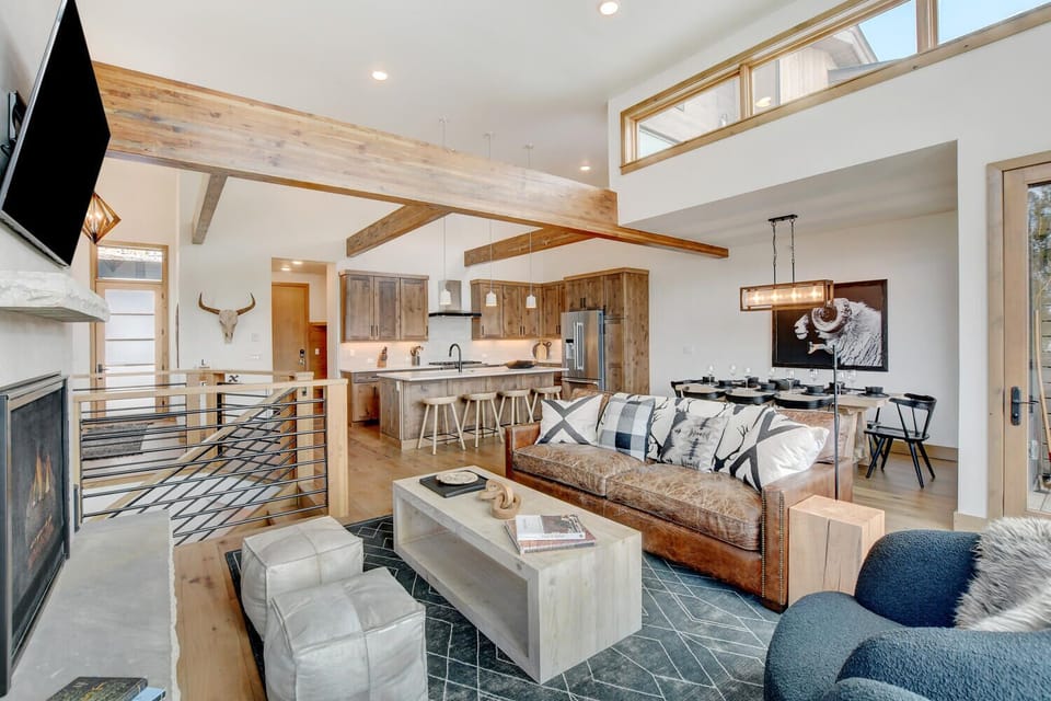 Spacious Great Room