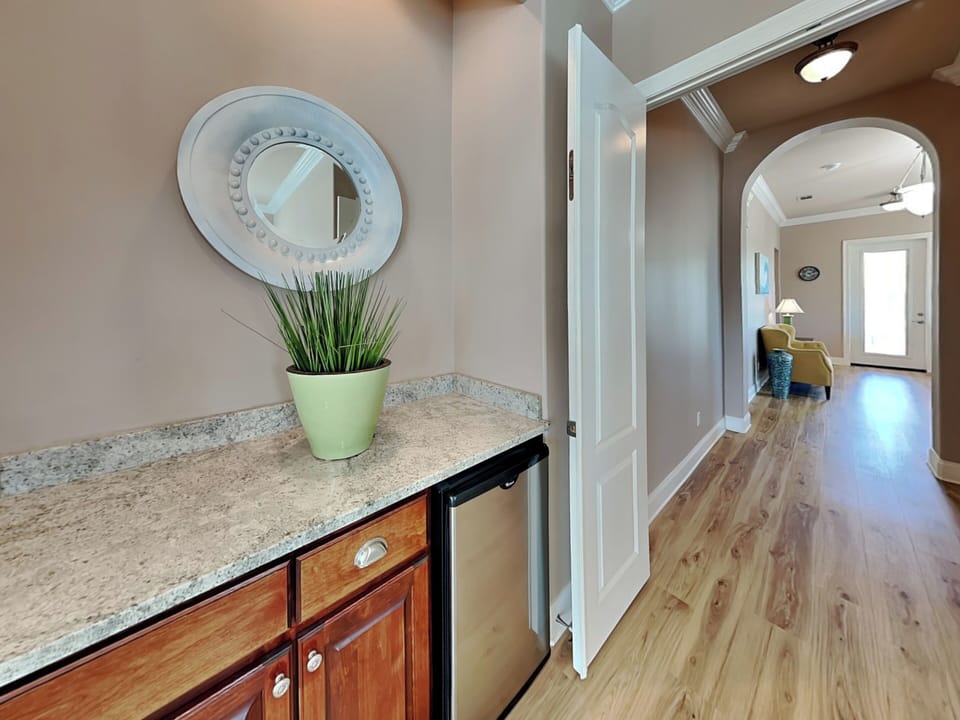 Primary Bedroom - Wet Bar - Mini Frige - Second Floor