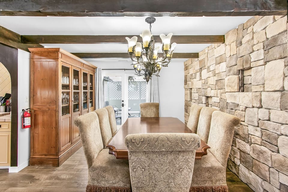 316MAR - Dining Table