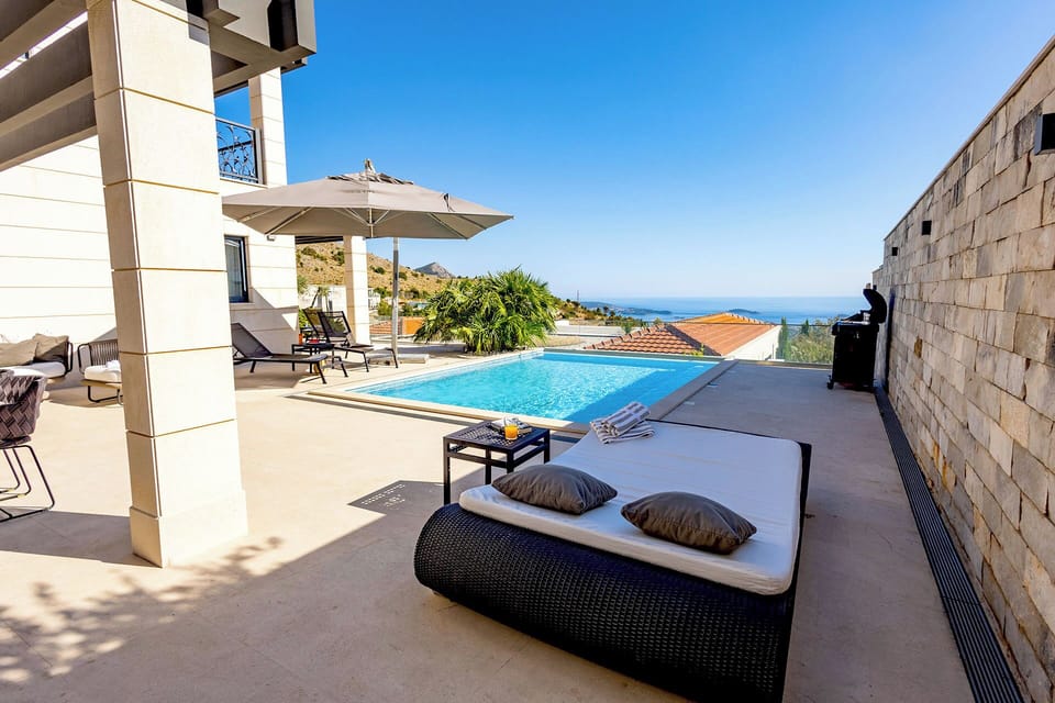Snuggle up on the double sunbed.