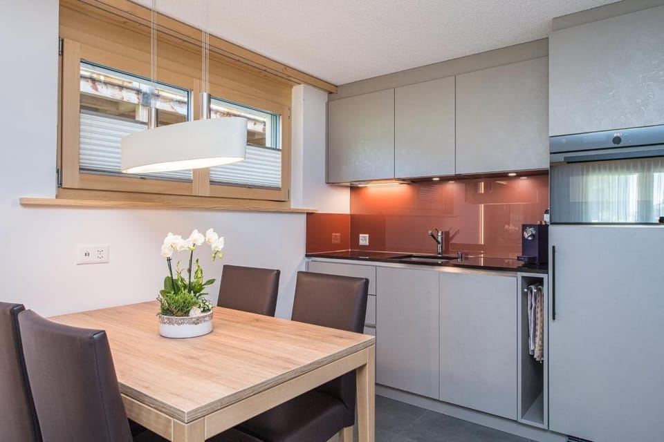 Kitchen with dining table