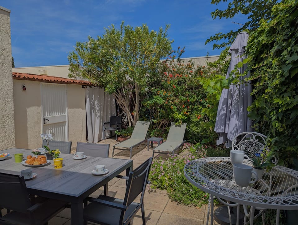 Spacious and fully equipped terrace for your meals or open-air aperitifs