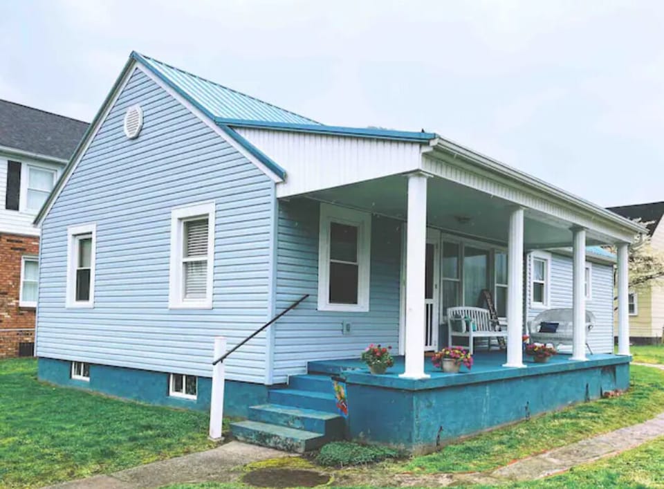 View of the cottage from the street.