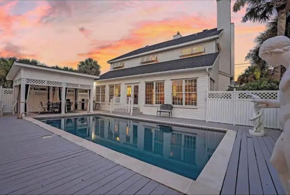 Beautiful Saltwater pool!