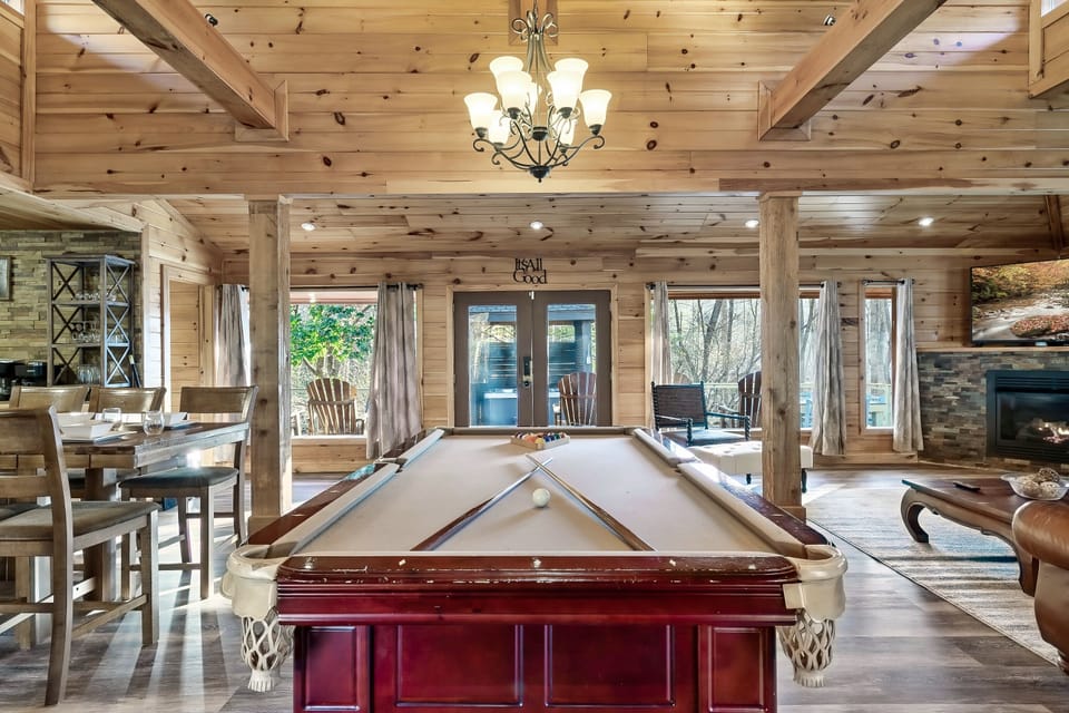 Pool table 