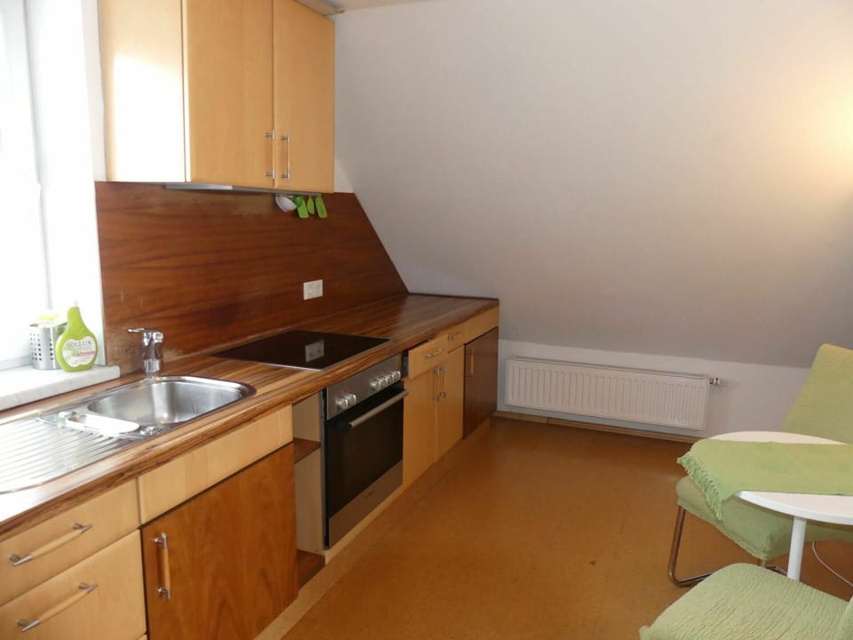 Kitchen Sink, Cabinetry, Countertop, Furniture, Sink, Property, Tap, Building, Plumbing Fixture, Wood