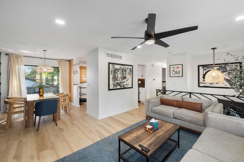 Upper Living Rooom/Dinning