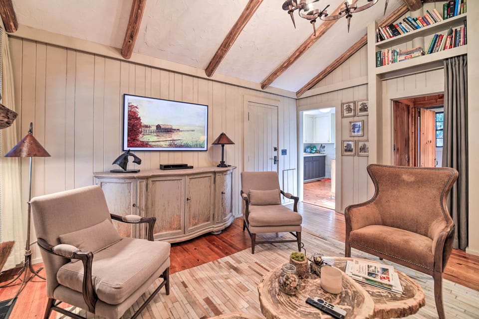 Living Room | Smart TV