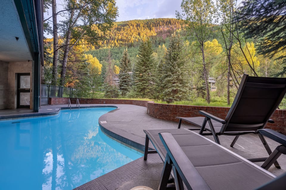6.0-telluride-vacation-rental-ice-house-305-pool-1