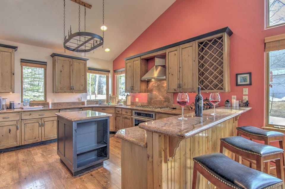 Kitchen, Main Level