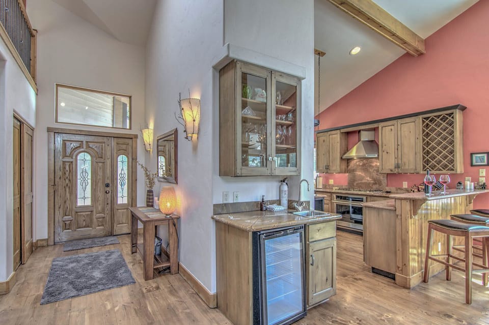 Entry and Wet Bar, Main Level