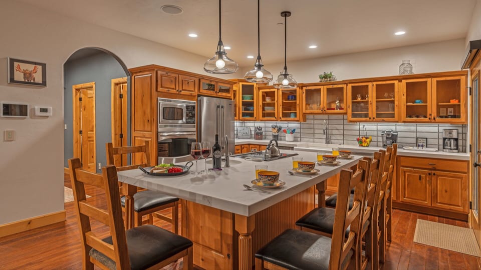 Extra seating at the kitchen breakfast bar