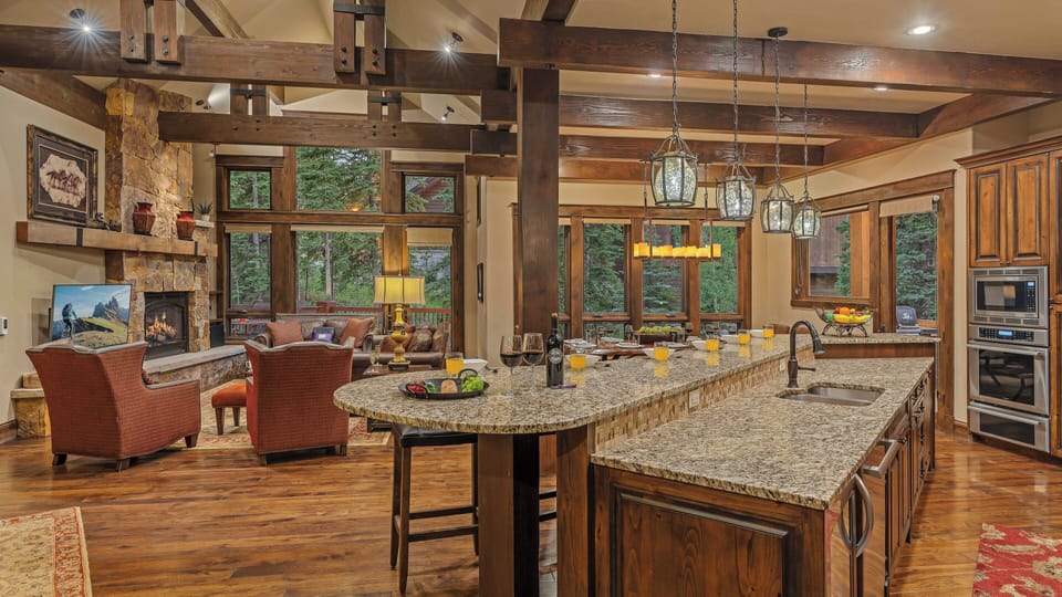 Spacious, open floor plan on main level