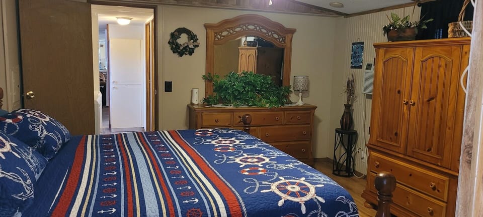King Bedroom